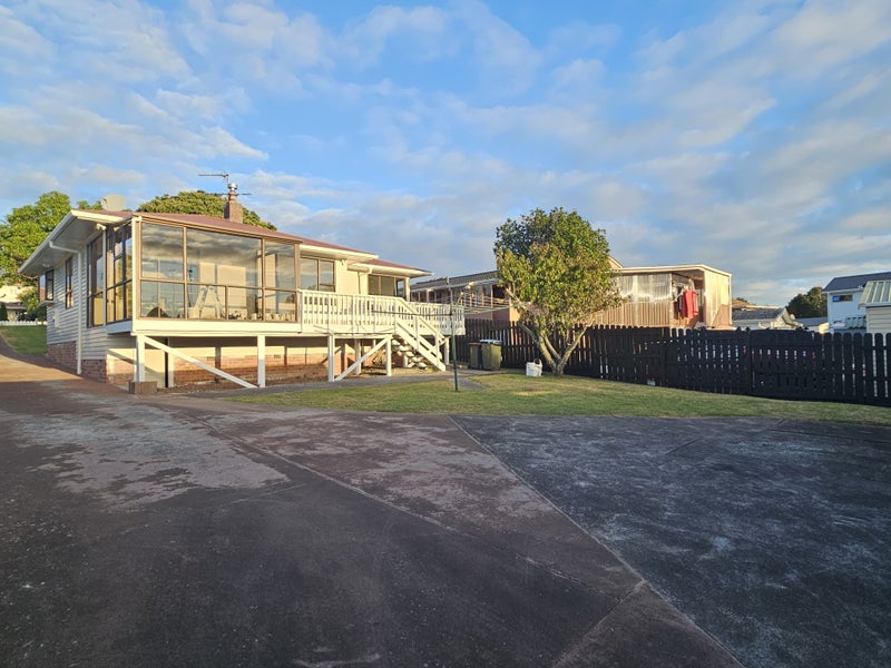 39 Valonia Street, New Windsor, Auckland - Carousel 2