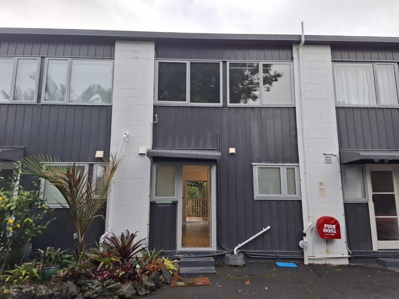 18/10 George Street, Mount Eden, Auckland - Carousel 1