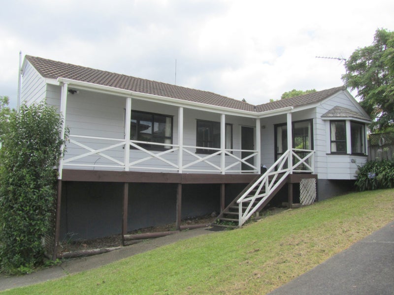 23 Leiden Place, Totara Vale, Auckland - Carousel 1