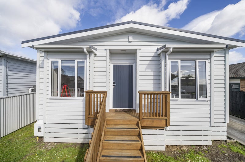 5C Hinekohu Street, New Lynn, Auckland - Carousel 2
