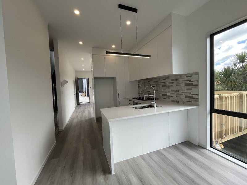 10A Mantra Road, Massey, Auckland - Carousel 2