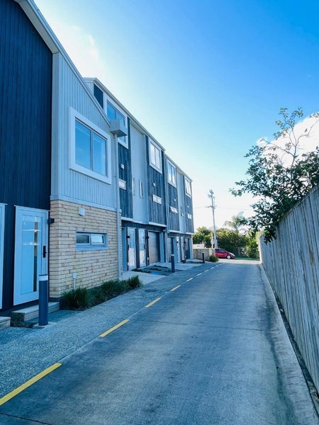 67 Helen Jenepher Lane, Mount Wellington, Auckland - Carousel 2