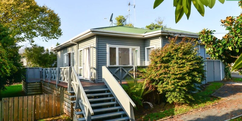 32 Rata Street, Maeroa, Hamilton - Carousel 1