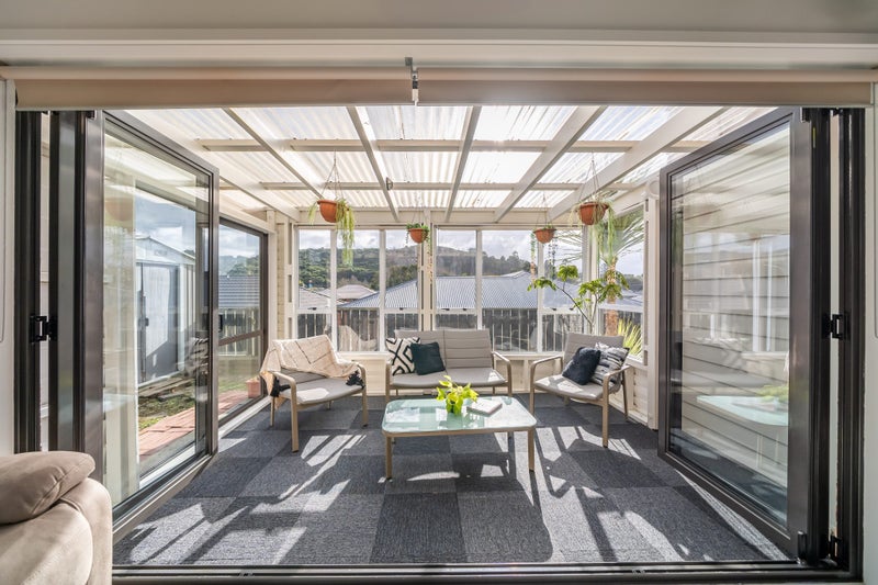 7 Diamond Grove, Brown Owl, Upper Hutt - Carousel 2