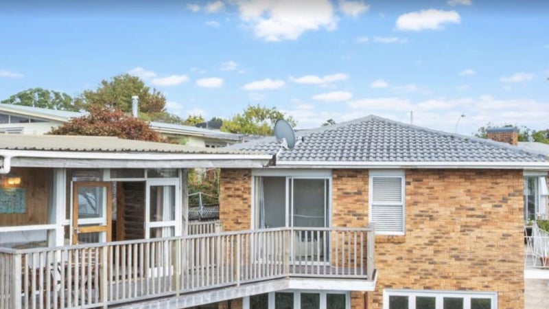 9 Reydon Place, Cockle Bay, Auckland - Carousel 1