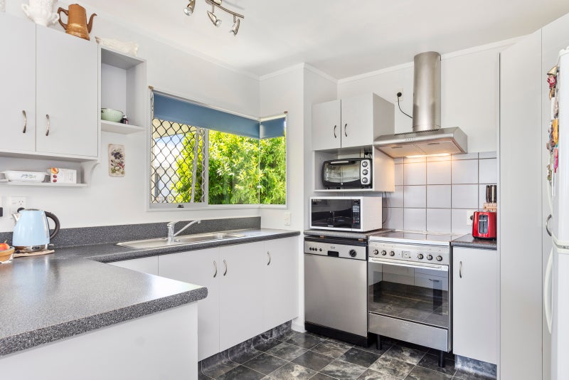 9B Marshall Avenue, Greerton, Tauranga - Carousel 2