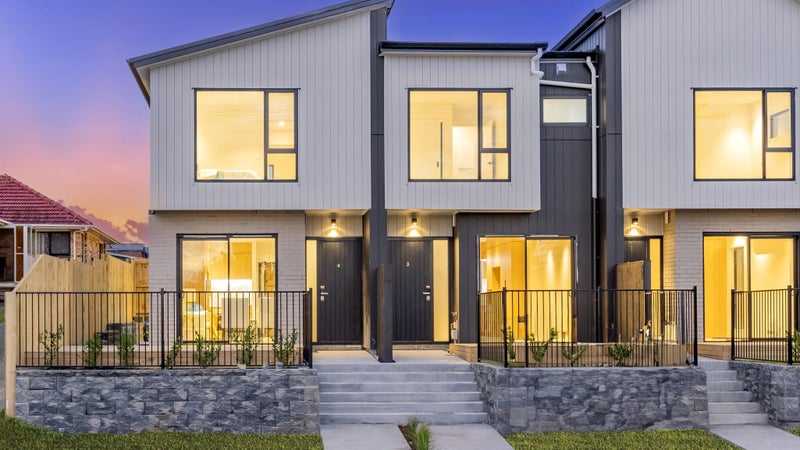 2/25 Titoki Street, Te Atatu Peninsula, Auckland - Carousel 1