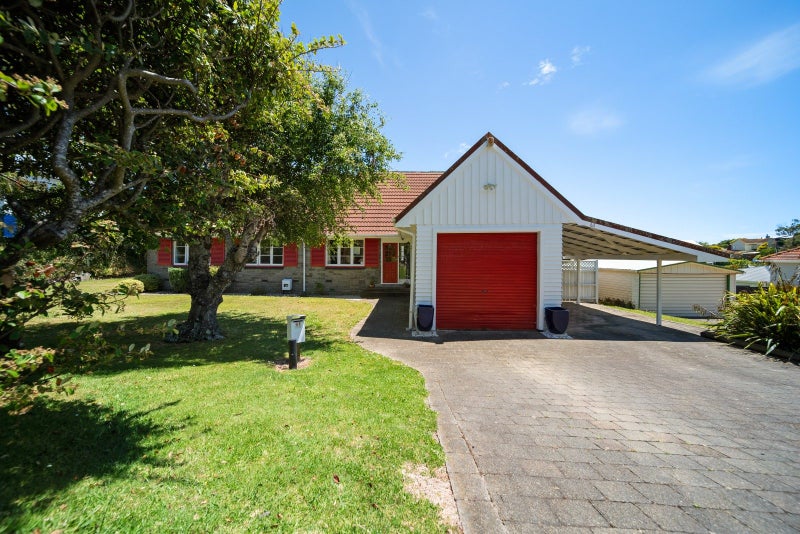 61 Ranui Terrace, Tawa, Wellington - Carousel 1