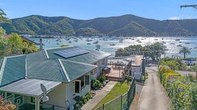 374A Waikawa Road, Waikawa, Picton - Carousel 1