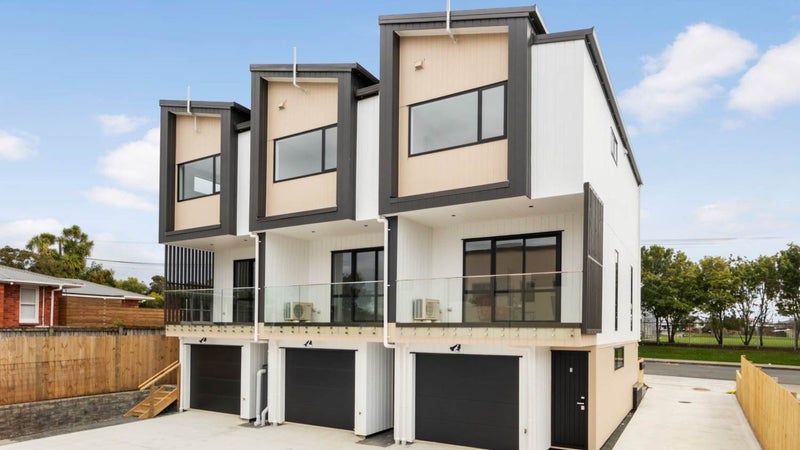 3/53 Archibald Road, Kelston, Auckland - Carousel 1