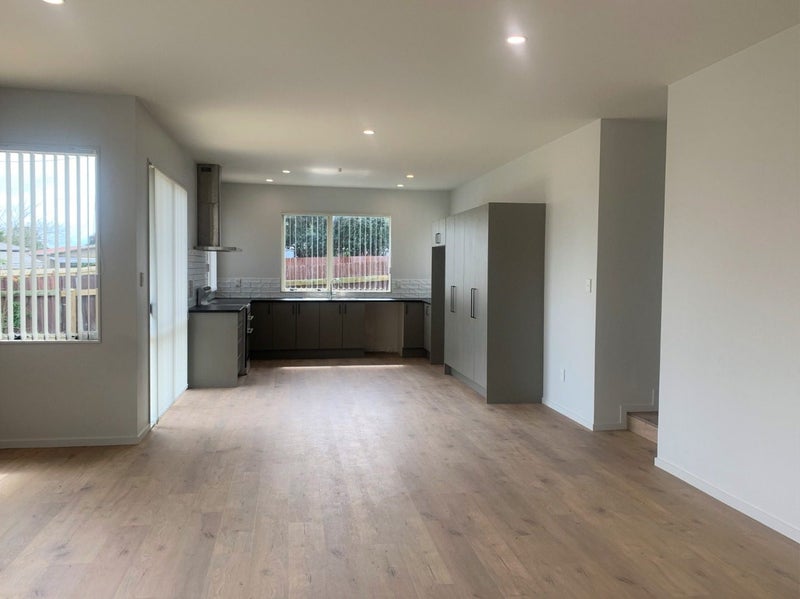 39A St Georges Road, Avondale, Auckland - Carousel 1