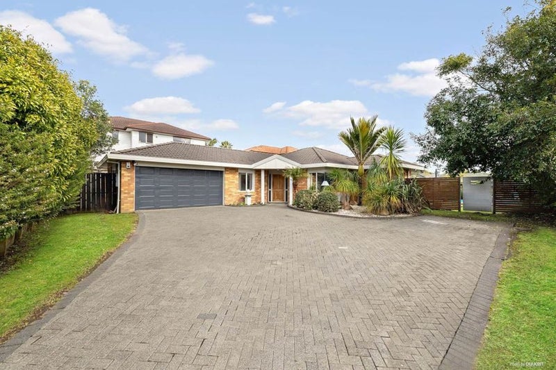 30 Ben Nevis Place, Northpark, Auckland - Carousel 1