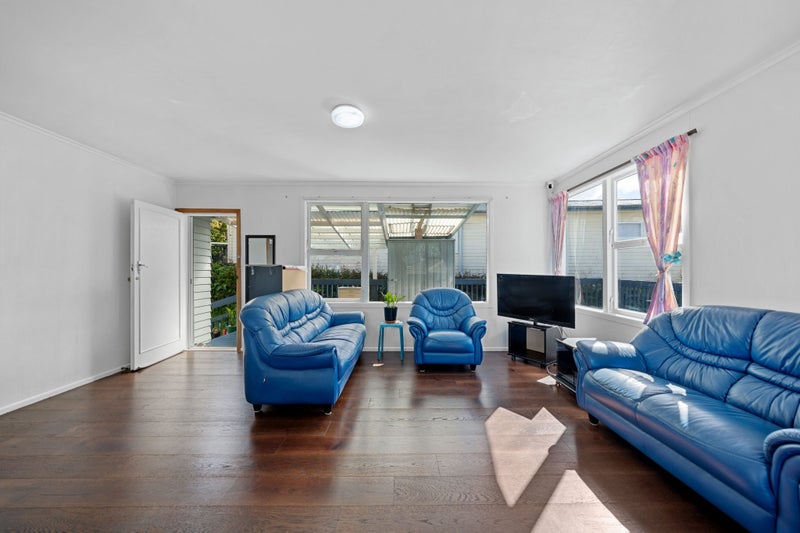 1/84 Sunnynook Road, Sunnynook, Auckland - Carousel 2