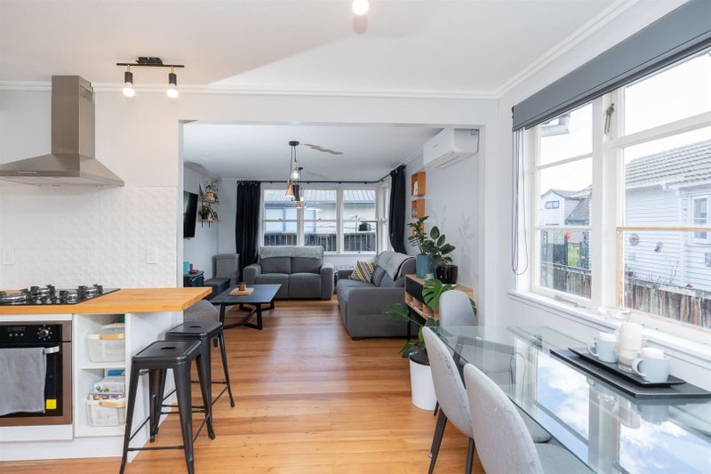 11 Willis Street, Bader, Hamilton - Carousel 1