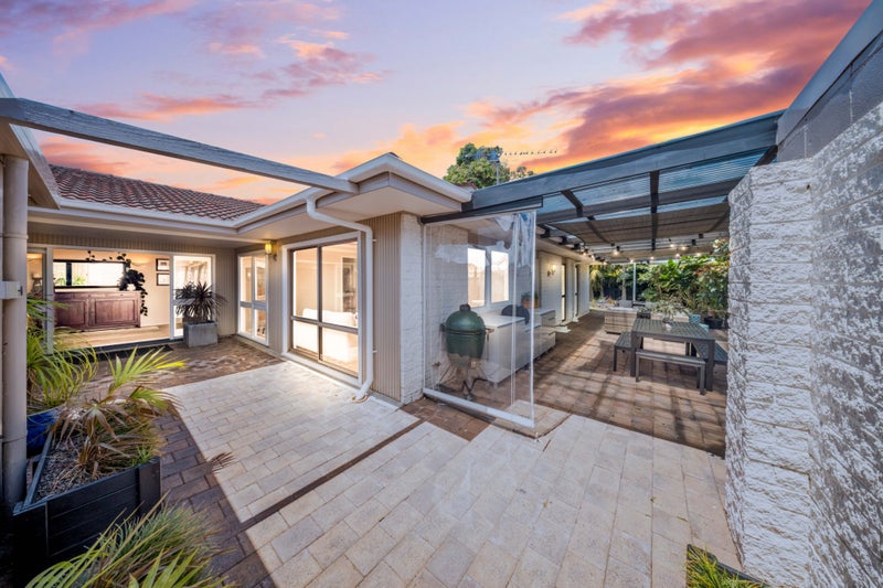 6 Jane Gifford Place, Half Moon Bay, Auckland - Carousel 1