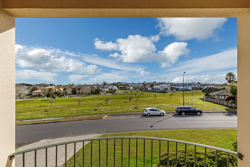 9 Glen Bay Close, Pinehill, Auckland - Carousel 2