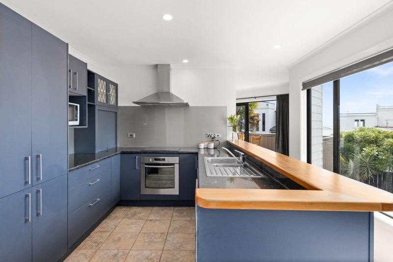 31C The Esplanade, Westshore, Napier - Carousel 2