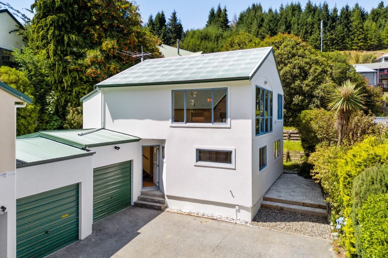 20B Watts Road, Fernhill, Queenstown - Carousel 1