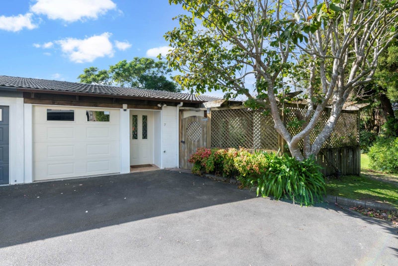 7/28 Wolsley Avenue, Milford, Auckland - Carousel 1