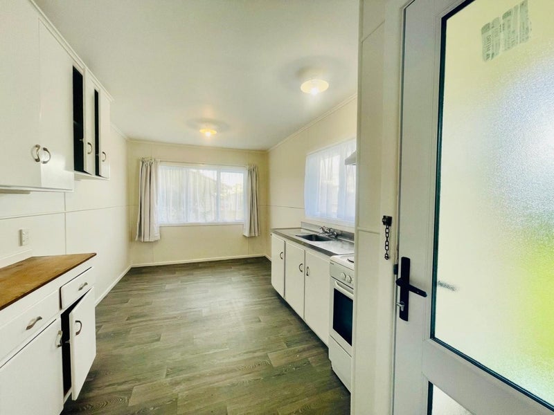 24 Awatere Street, Clover Park, Auckland - Carousel 2