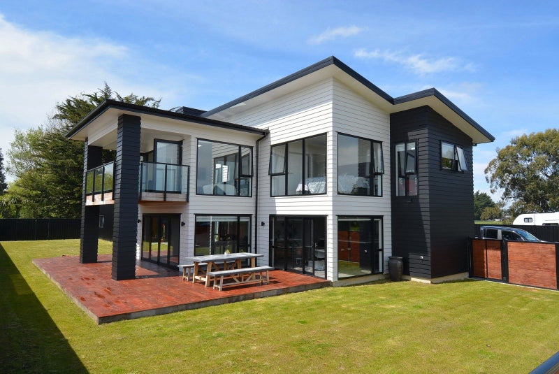 77 Richfield Drive, Waikiwi, Invercargill - Carousel 1