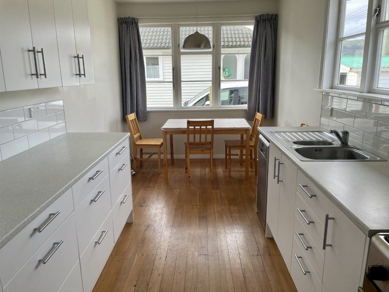 2/211 Cambridge Terrace, Naenae, Lower Hutt - Carousel 2