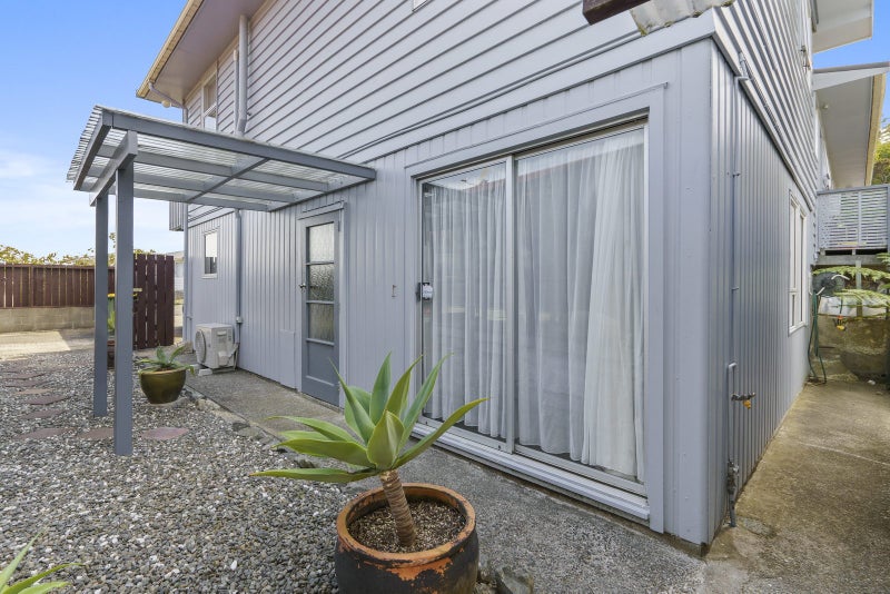 15 Tweed Road, Papakowhai, Porirua - Carousel 2