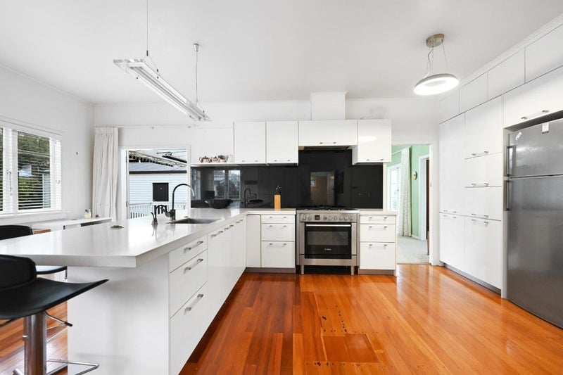 53 Beerescourt Road, Beerescourt, Hamilton - Carousel 2