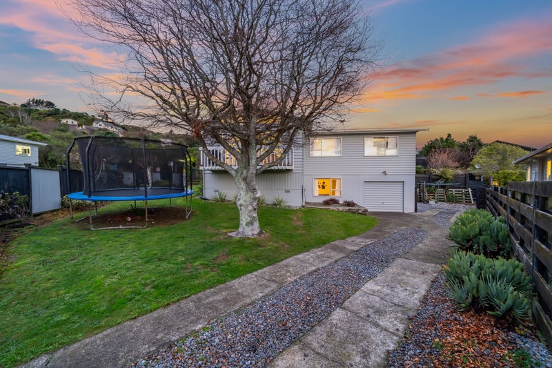 6 Spey Place, Papakowhai, Porirua - Carousel 1