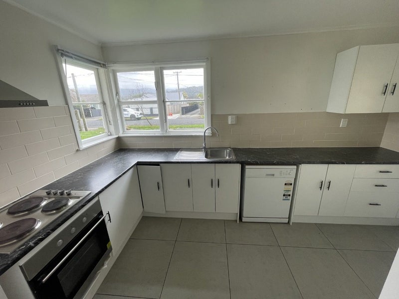 34 Tennyson Street, Trentham, Upper Hutt - Carousel 1