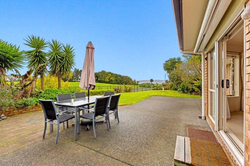 2 Piriti Drive, Te Atatu Peninsula, Auckland - Carousel 1