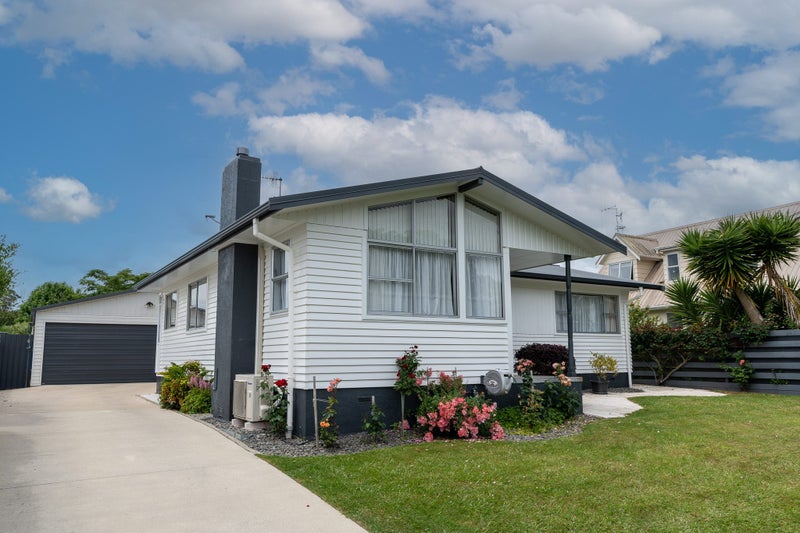 29 Splitt Avenue, Glenview, Hamilton - Carousel 1