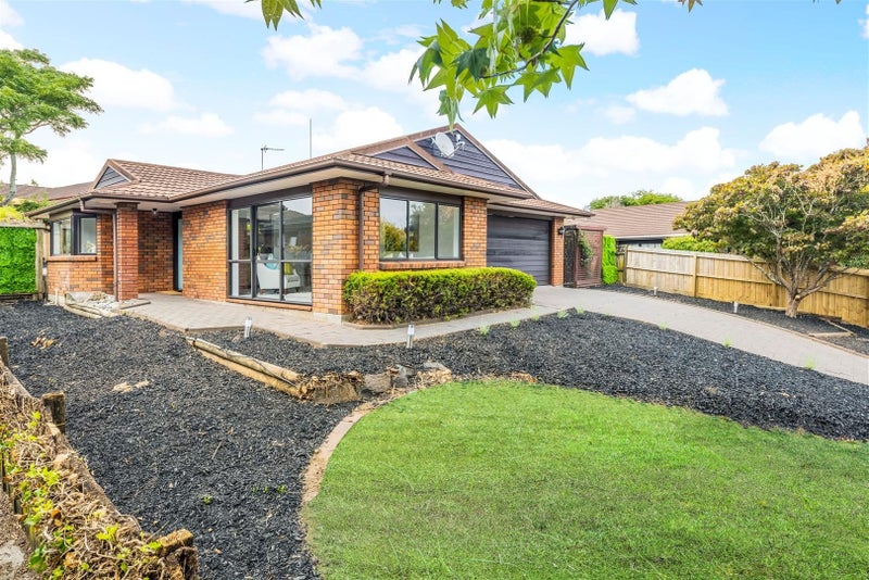 8 Millhouse Drive, Northpark, Auckland - Carousel 1