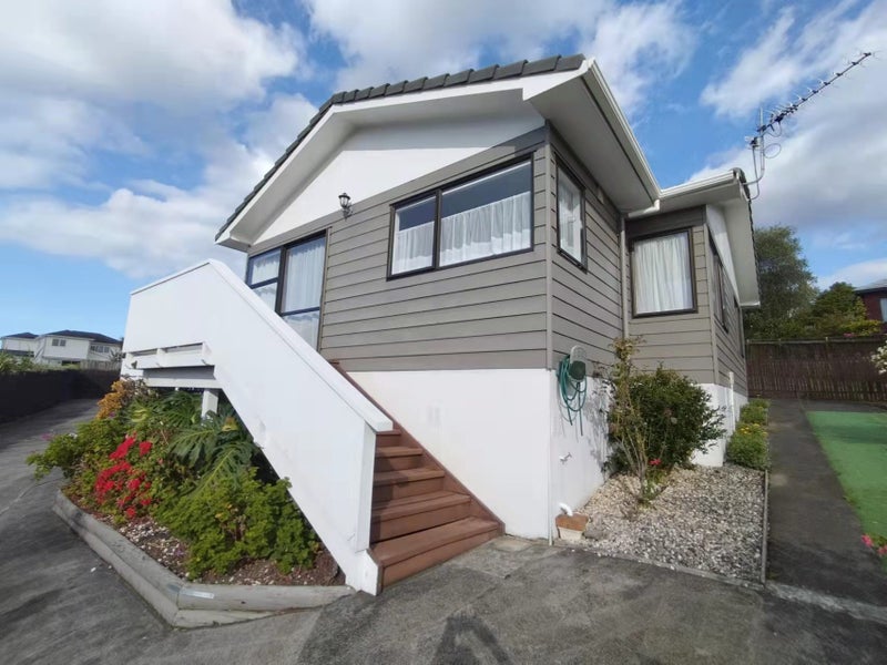 4 Clunie Place, Highland Park, Auckland - Carousel 1