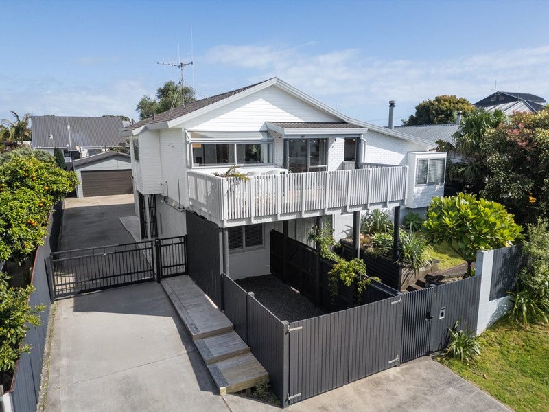 4 Hartford Avenue, Papamoa Beach, Papamoa - Carousel 2