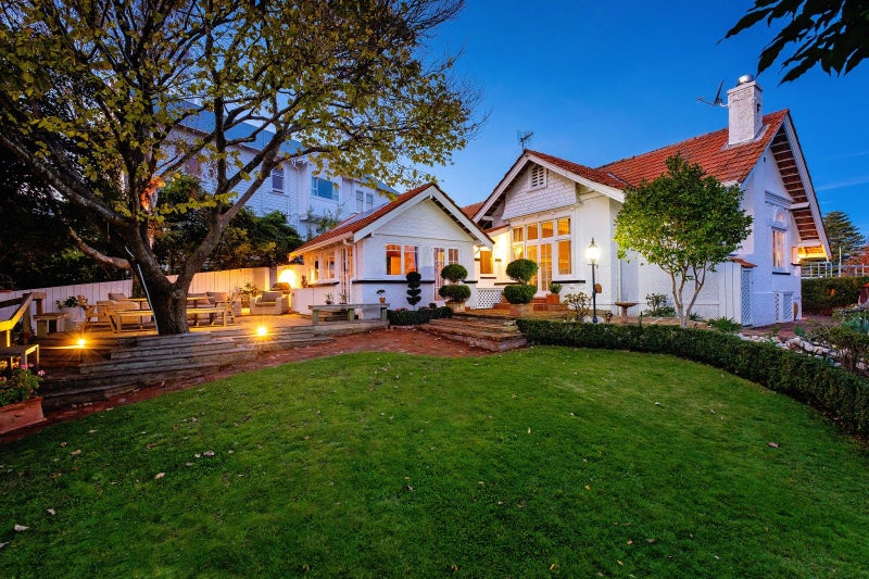 7 Cobden Lane, Bluff Hill, Napier - Carousel 2