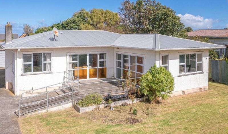 205 Puriri Street, Castlecliff, Whanganui - Carousel 1