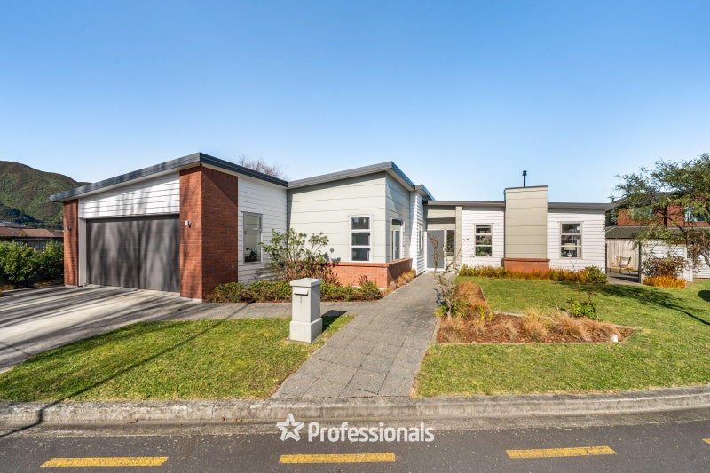 1 Wi Hape Pakau Place, Waiwhetu, Lower Hutt - Carousel 1