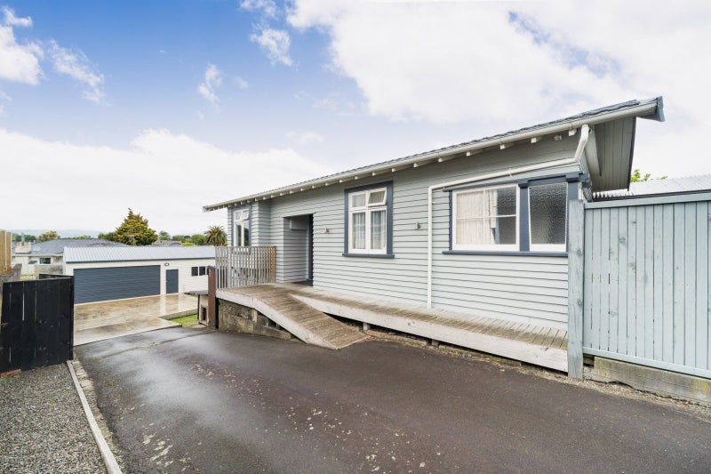 574 Ferguson Street, Terrace End, Palmerston North, Manawatu / Whanganui - Carousel 1