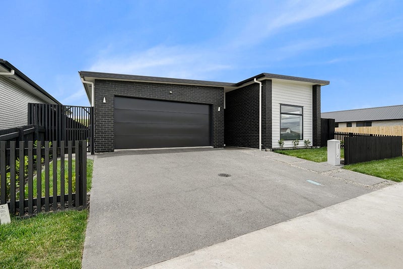 35 Overton Street, Rototuna North, Hamilton - Carousel 1