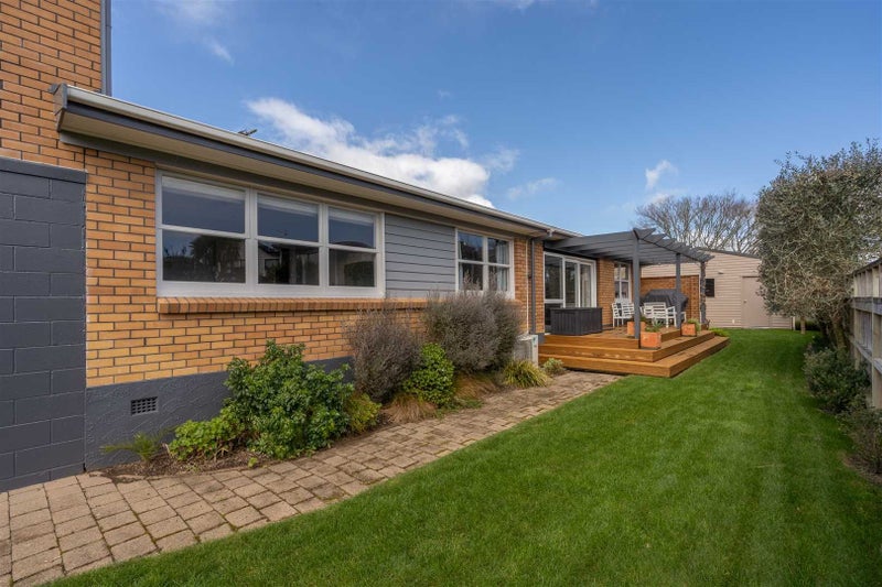 54 Queenwood Avenue, Queenwood, Hamilton - Carousel 19