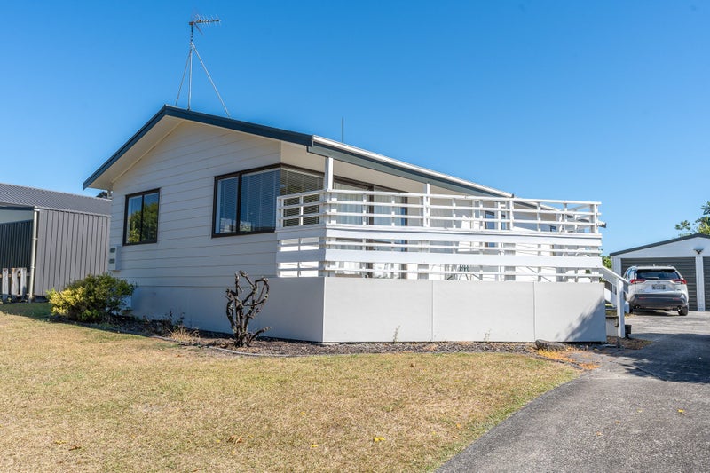 11 Tupelo Street, Pukete, Hamilton - Carousel 1