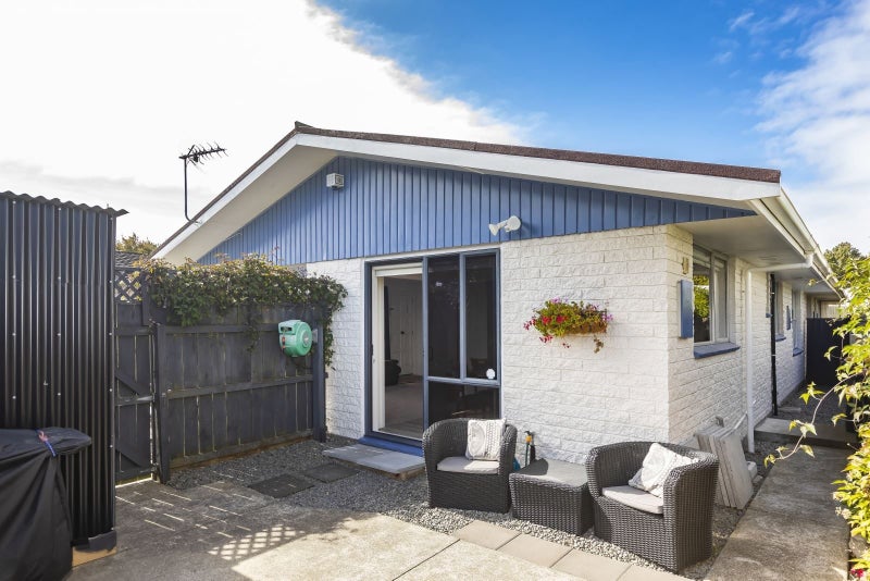1/290 Avonhead Road, Avonhead, Christchurch - Carousel 1