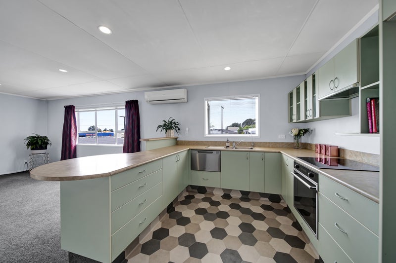 14 Rainsford Street, Moturoa, New Plymouth - Carousel 1