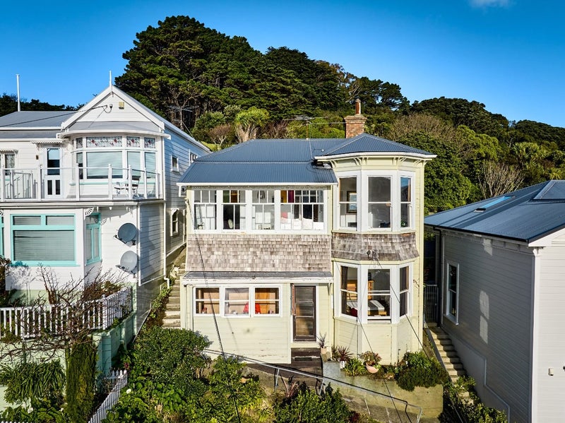 23 Shannon Street, Mount Victoria, Wellington - Carousel 1