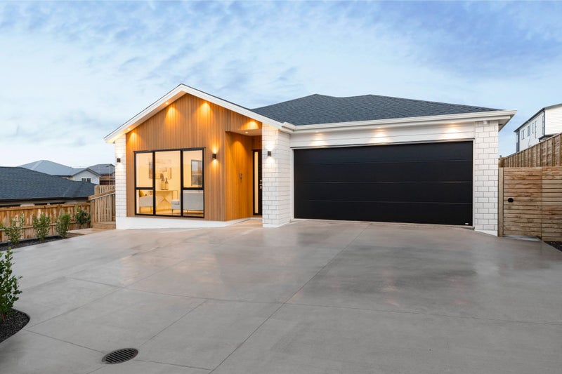 19 Kauri Gum Rise, Swanson, Auckland - Carousel 2