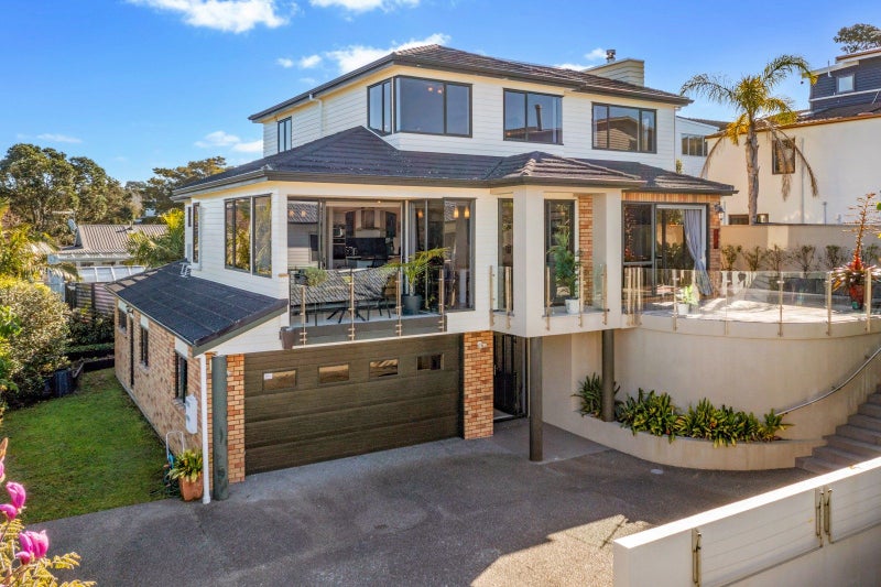 34A Seaview Road, Castor Bay, Auckland - Carousel 1