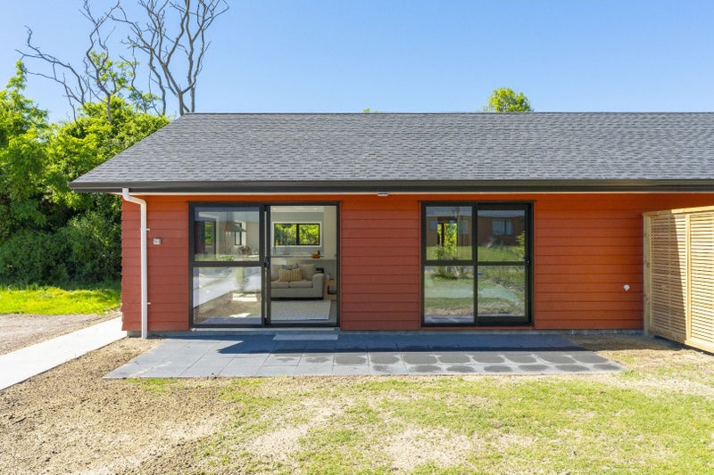 10 Winnie Close, Acacia Bay, Taupo - Carousel 1