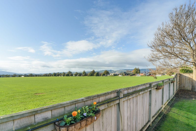 14 Daniel Place, Kelvin Grove, Palmerston North - Carousel 25