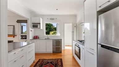 384 Devon Street West, Lynmouth, New Plymouth - Carousel 1